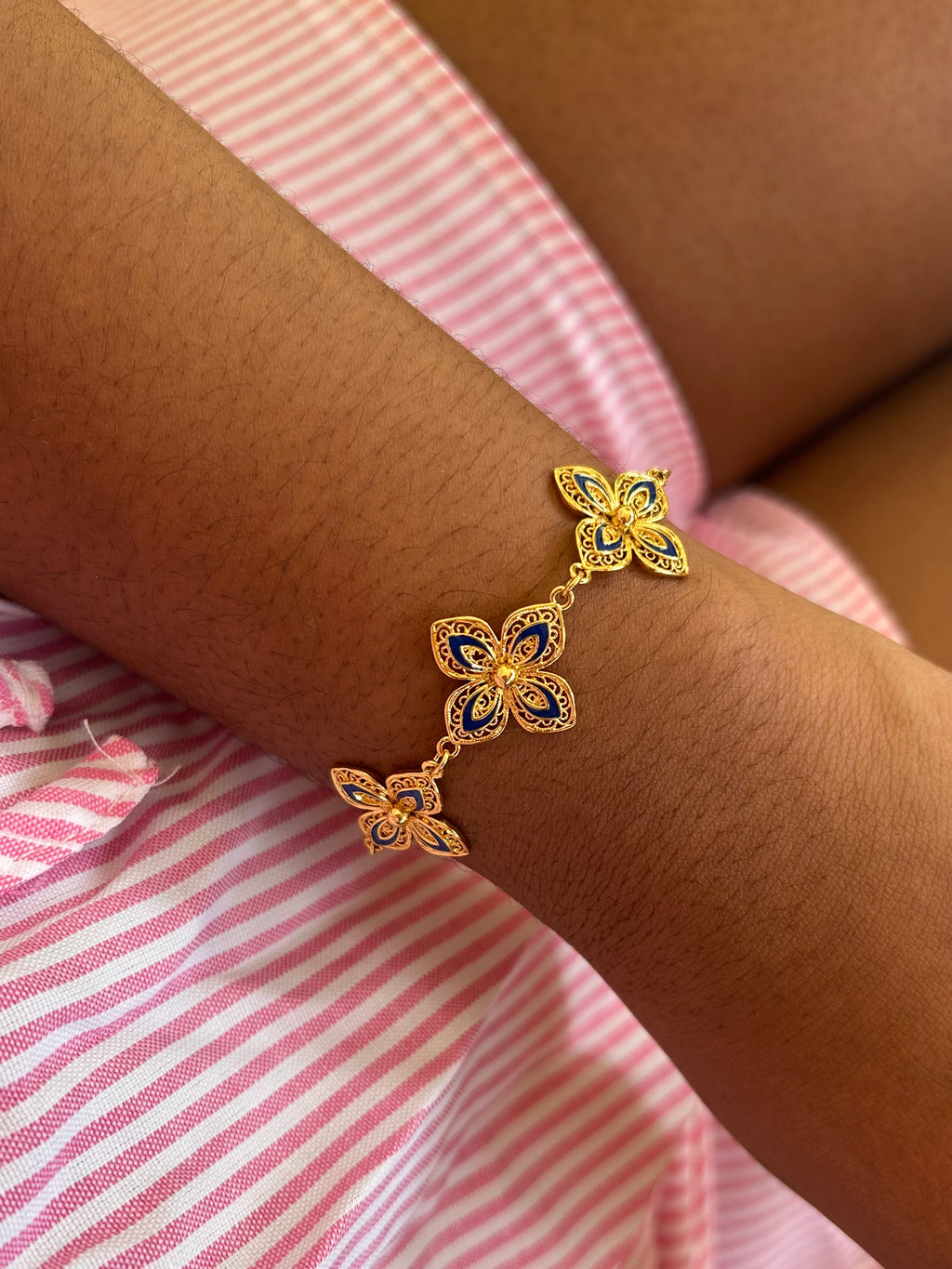 Bracelet trois fleurs bleues