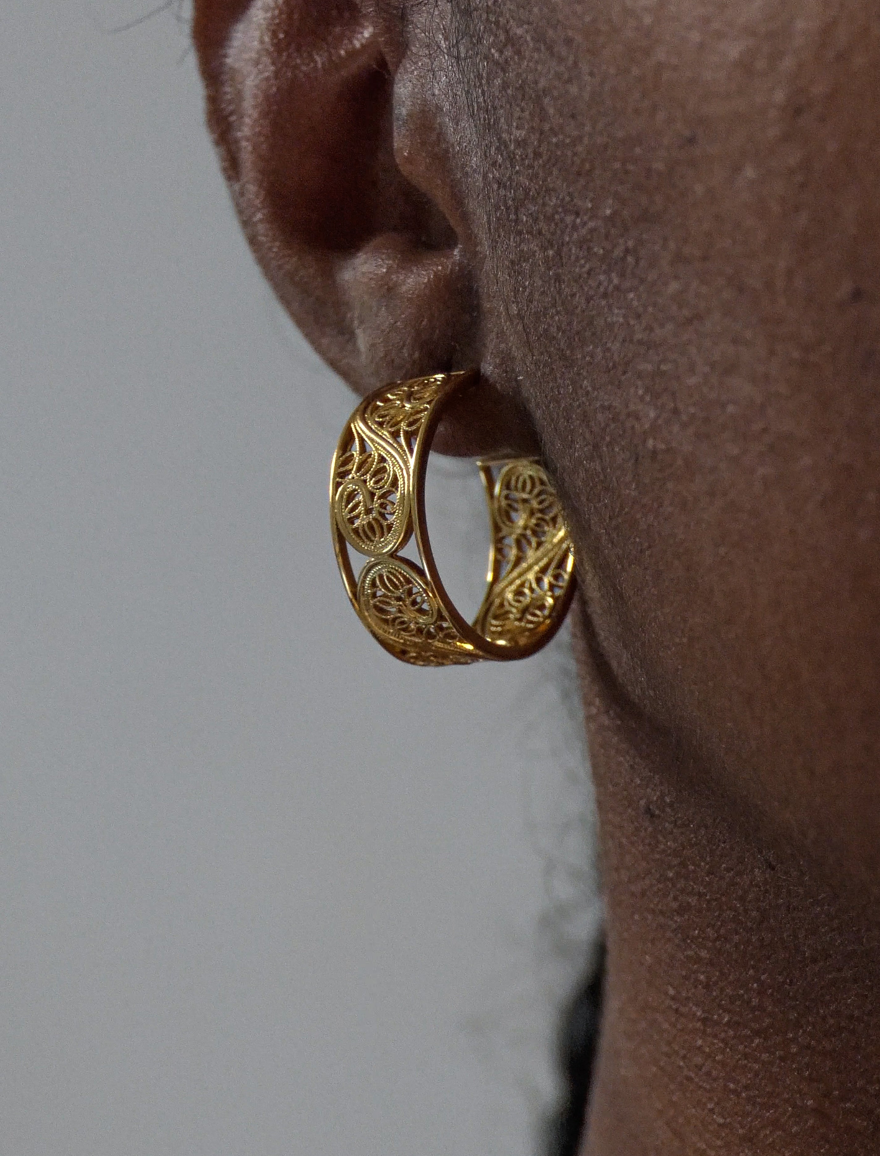 Boucles d’oreilles : Mini Lúzia Dorée 🌸