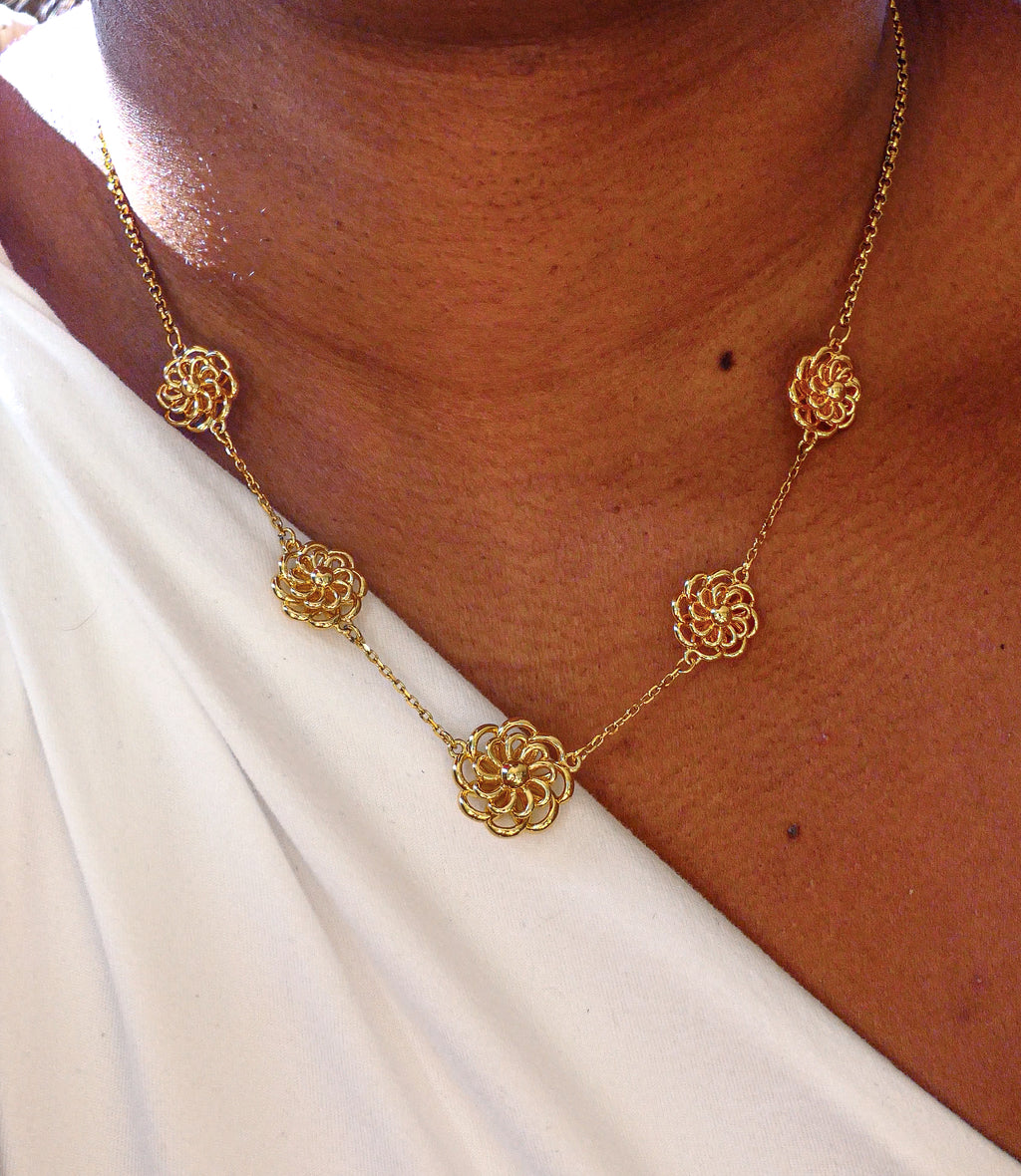 Collier Cinq Fleurs Dorées