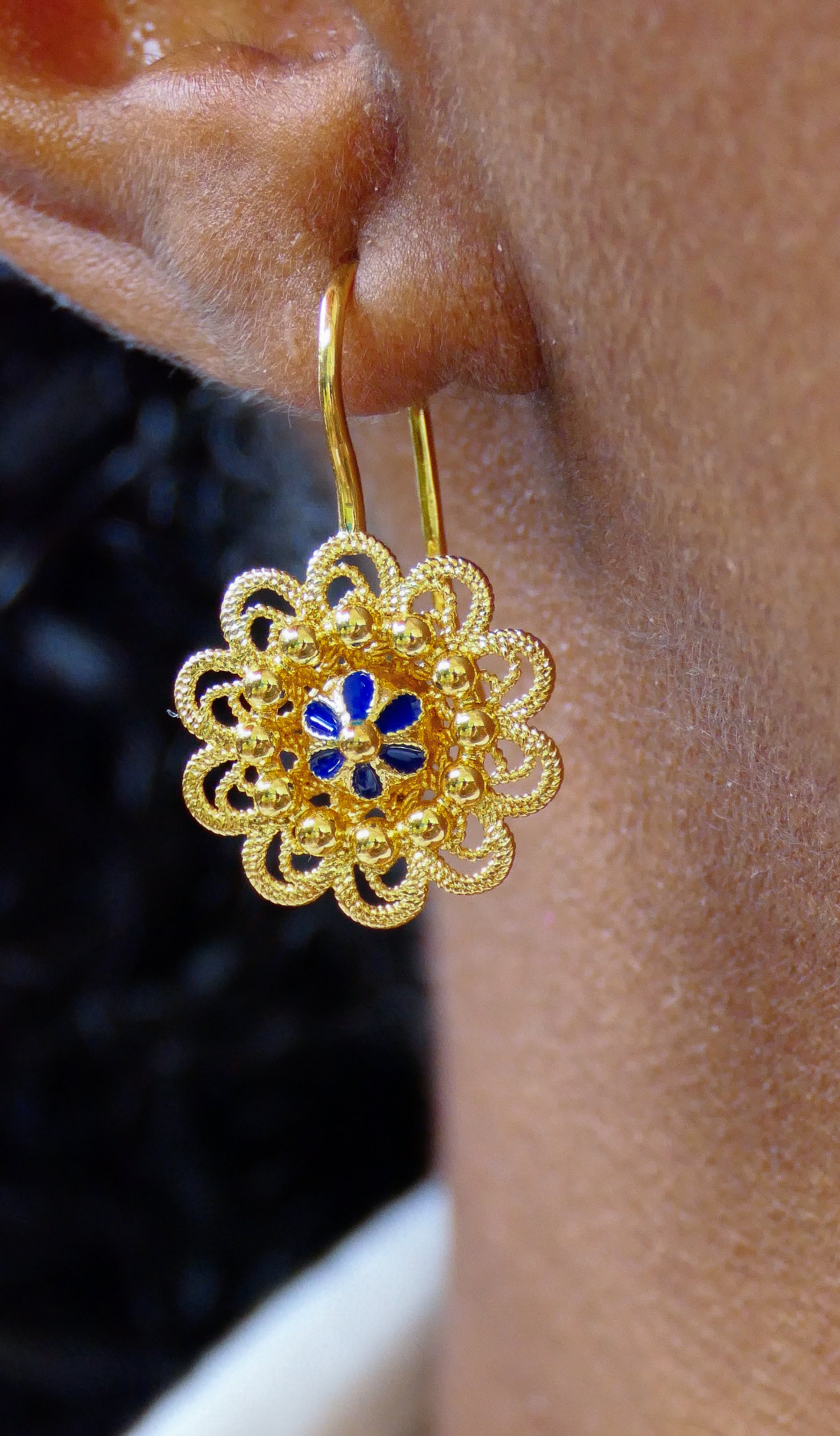 Boucles d’Oreilles Fleur Azur – Dorées & Fleur Bleue