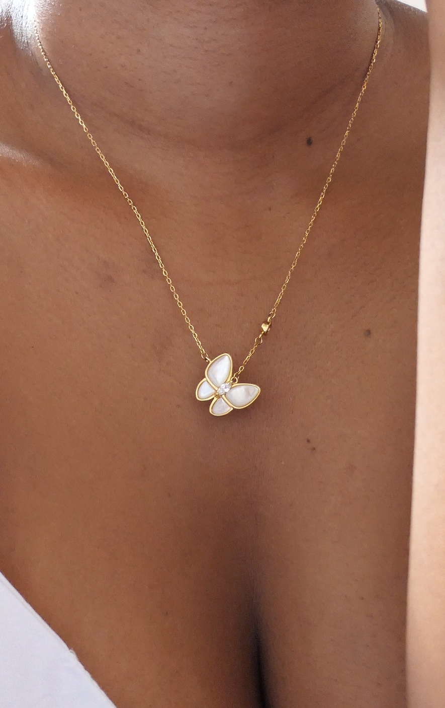 Collier Papillon Nacré.