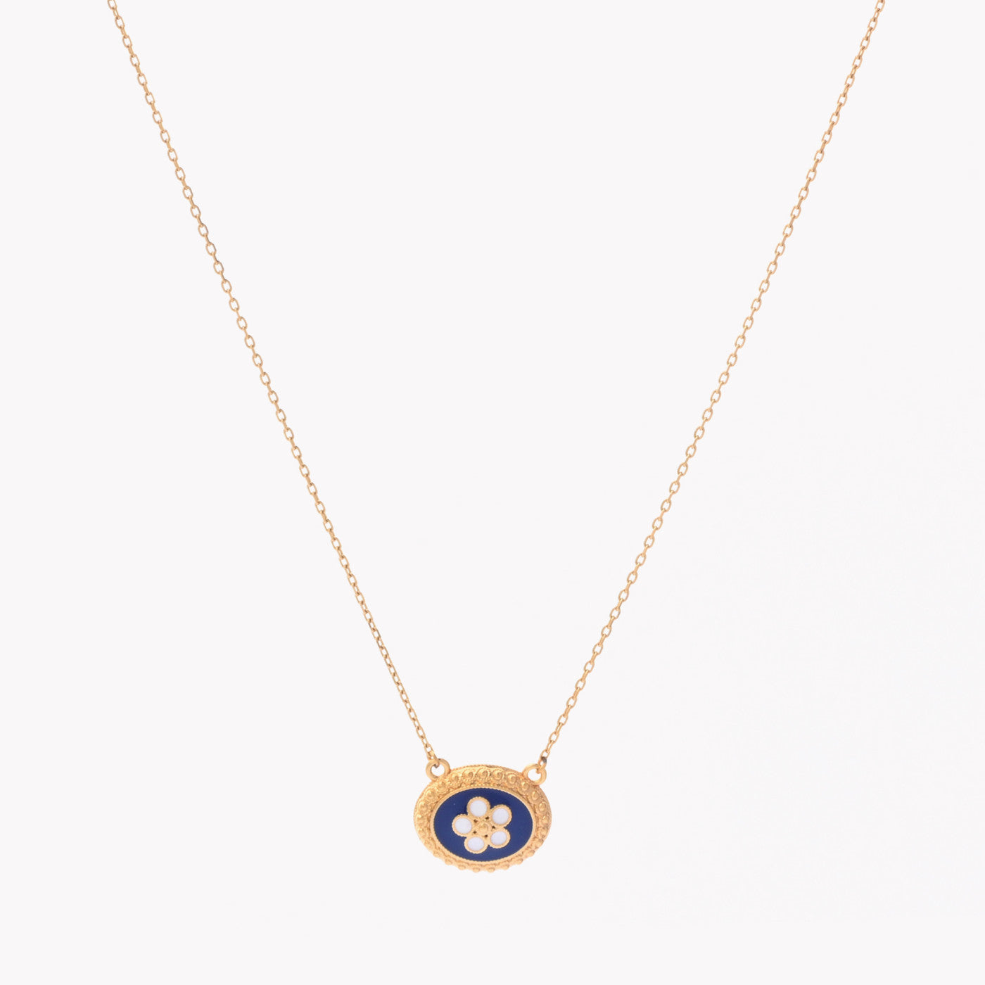 Colliers ORIA un pendentif.