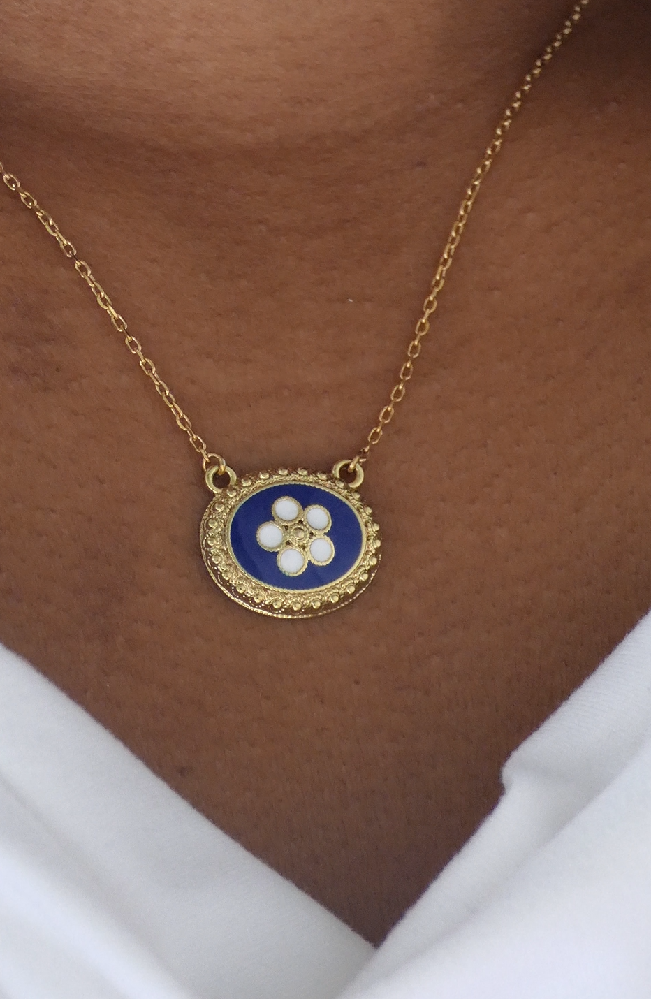 Colliers ORIA un pendentif.