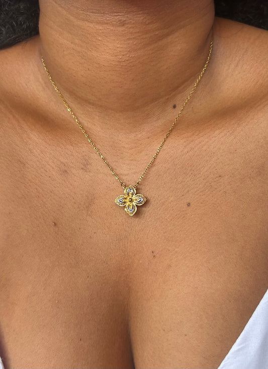 COLLIER FLEUR BLEUE